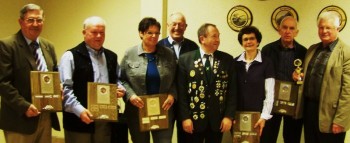 Gruppen- und Einzelsieger LG-Auflagerundenwettkämpfe 2010 v.l.n.r.Friedel Wöhr, Ellenberg, Karl Schönewolf, Körle, Gerda Brüne, Guxhagen III, ??, Heinz Schäfer, Rundenwettkampfleiter, Reinhild Vogt, Melsungen, Herbert Pape, Guxhagen I