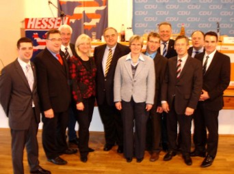 Der Bezirksvorstand der CDU Kurhessen-Waldeck: Matthias Wettlaufer, Mark Weinmeister, Arno Meißner, Eva Kühne-Hörmann, Bernd Siebert, Claudia Ravensburg, Tobias Scherf, Michael Craciun, Frank Williges, Uwe Brückmann und Dr. Norbert Wett (v.l.). Foto: nh