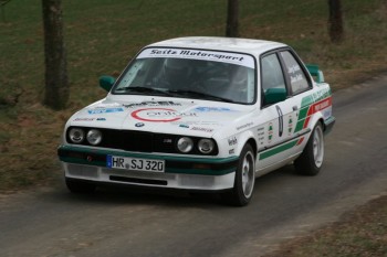 Waren 2011 auch mit von der Partie: Daniela und Jörg Seitz aus Niedermöllrich im BMW 320i. Foto: Björn Schönewald