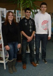 Valentina Prospero, Yahya Meral und Jan Moritz Schmidt stellten im Erzählcafé ihre Abschlussprojekte vor. Foto: nh