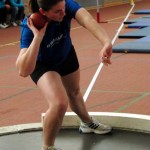 Lisa Arend überraschte mit ihrem ersten zehn Meter-Stoß und wurde mit 10,07 Meter zum ersten Mal nordhessische Meisterin im Kugelstoßen. Foto: nh