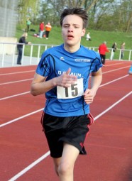 Christian Schulz beim 800 Meter-Lauf in Wehlheiden. Foto: nh