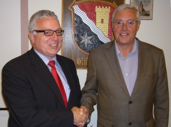 SPD-Bürgermeisterkandidatn Lothar Dietrich (links) und der amtierende Bürgermeister Lothar Vestweber. Foto: nh
