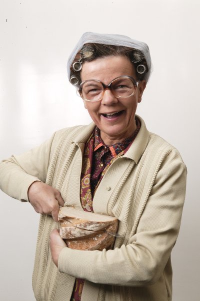 "Die Verbindung zwischen Frieda Braun und Karin Berkenkopf: Alter und Entwicklung der Bühnenfigur"