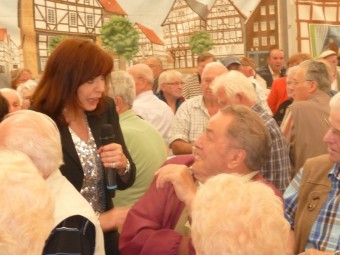 Tina York begeisterte beim Seniorennachmittag. Foto: nh