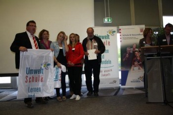 Die Drei-Burgen-Schule Felsberg wurde erneut als Umweltschule ausgezeichnet. Foto: nh
