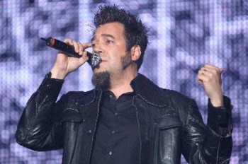 Laith Al-Deen im Vorprogramm von Peter Maffay am 20. Juni im Kasseler Auestadion. Foto: Axel Herzig leith130308