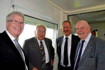 Staatssekretär Werner Koch, ehem. Geschäftsführer des THW Georg Albert (Homberg),Thüringischer Innenminister Jörg Geibert und der ehem. Landtagsabgeordnete Karl Mihm (Malsfeld) (v.l.). Foto: nh grenzmuseum130517
