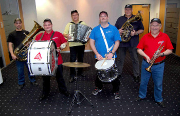 Siggi´s Straßenmusikanten. Foto: nh siggis-strassenmusikanten130606