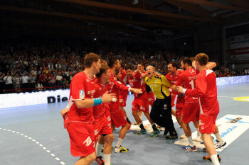 Das jubelnden MT-Team nach dem letzten Spiel gegen Berlin. Foto: Heinz Hartung mt130901