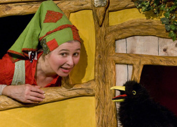 Die kleine Hexe: Das „L‘una-Theater“ führt das Märchen „Die kleine Hexe“ von Ottfried Preussler beim Hephata-Weihnachtsmarkt am 8. Dezember zweimal auf. Foto: nh