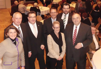 Madelaine Foet, Reinhold Thiemann, Staatssekretär Mark Weinmeister, Bürgermeister Markus Boucsein, Barbara Braun-Lüdicke, Bernhard Lanzenberger und MdB Bernd Siebert. Foto: nh