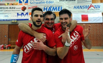 Michael Allendorf, Trainer Michael Roth und Kapitän Nenad Vuckovic (v.l.) können sich zurecht über den erneuten Final Four-Einzug freuen. Foto: Hartung