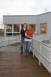 Florian Wüst und Alyssa Javurek sind in der Ausbildung zu staatlich geprüften Heilerziehungspflegern an der Hephata-Akademie für soziale Berufe. Foto: me hephata140228