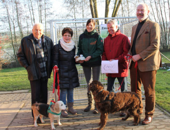 Georg Albert, Gitta Vockerorth, Mandy Lindner, Wolfgang Falk und Peter Klufmöller. Foto: Mandy Lindner spende-tierheum-beuern140204
