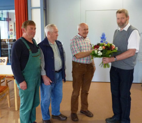 Michael Huhn (Gruppenleiter), Heinz Grünheid (ehemaliger Gruppenleiter), Wilfried Lux und Karl Heinz Hühner (Abteilungsleiter( (v.l.). Foto: nh wilfried-lux140702