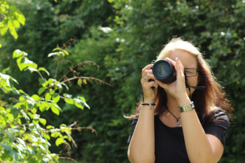 Fotografierende Waldfreunde – Ihr Lieblingsmotiv ist gesucht. Foto: Hessen-Forst hessen-forst140820