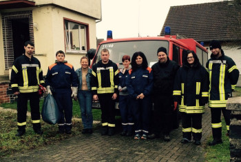 Die Helfer der Einsatzabteilung und der Jugendfeuerwehr der Freiwilligen Feuerwehr Trutzhain. Foto: nh