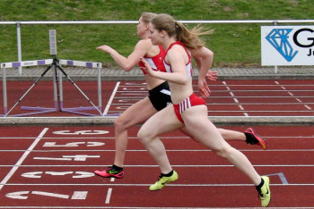 Zielfoto - Karolin Siebert knapp vorn. Foto: nh