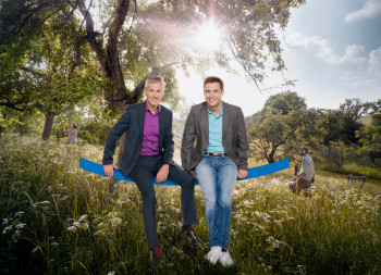 Andreas Hieke (links) und Jens Kölker auf großer "hessenschau"-Sommertour. Foto: hr/Benjamin Knabe Andreas Hieke (links) und Jens Kölker auf großer "hessenschau"-Sommertour. Foto: hr/Benjamin Knabe