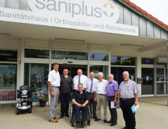 Bürgermeister Hartmut Spogat, Andreas Rygoll, Bernd Siebert MdB, Geschäftsführer Lars Dirksen, Kreistagsabgeordneter Rudolf Amert, Stadtverbandsvorsitzender Christian Seyffarth, Erster Stadtrat Claus Reich und Stadtverordneter Klaus-Dieter Mirswa (v.l.). Foto: nh Bürgermeister Hartmut Spogat, Andreas Rygoll, Bernd Siebert MdB, Geschäftsführer Lars Dirksen, Kreistagsabgeordneter Rudolf Amert, Stadtverbandsvorsitzender Christian Seyffarth, Erster Stadtrat Claus Reich und Stadtverordneter Klaus-Dieter Mirswa (v.l.). Foto: nh