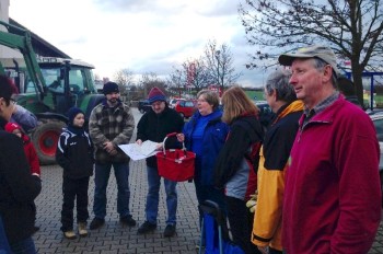 Vorbereitungen zur Baumsammelaktion im vergangenen Jahr. Foto: nh