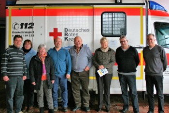 Andreas Göbel, Sabine Schneider-Wagner, Irmgard Poike, Armin Happel, Georg Käufler, Brigitte Klöpper, Ulrich Schneider und Manfred Lau (beide DRK) (v.l.). Nicht im Bild: Anne Willer. Foto: nh