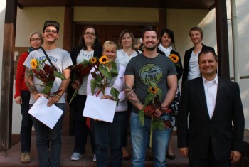 Dozentin Dorothea Böcher-Burkhart, Nico Schiller, Kathrin Eisel, Melanie Hochfeld, Elena Gellert, Julian Jäckel, Elena Möller, Dozentin Antje Steffens und Akademieleiter Dr. Martin Sander-Gaiser (v.l.). Foto: nh