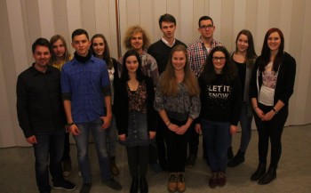 Paul Berk (2.Schriftführer), Clara Kessler, Lennart Glitzenhirn (2.Vorsitzender), Moritz Bläse, Samuel Mühling, Lara Schütt und Janna Klug (hinten v.l.) sowie Patrick Gebauer, Noah Mühling (1.Vorsitzender), Saskia Fink, Charlotte Marx (1.Schriftführerin) und Tabea Sander (vorne v.l.). Foto: nh Paul Berk (2.Schriftführer), Clara Kessler, Lennart Glitzenhirn (2.Vorsitzender), Moritz Bläse, Samuel Mühling, Lara Schütt und Janna Klug (hinten v.l.) sowie Patrick Gebauer, Noah Mühling (1.Vorsitzender), Saskia Fink, Charlotte Marx (1.Schriftführerin) und Tabea Sander (vorne v.l.). Foto: nh