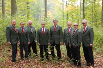 Noch mit Abteilungsdirektor Stys – die neue Leitung von HessenForst, v.l.n.r. Van der Heide, Treffenstädt, Oberländer-Simanavicius, Gerst, Stys, Feiler, Hess und Nowack. Foto: A. Fischer/HessenForst Noch mit Abteilungsdirektor Stys – die neue Leitung von HessenForst, v.l.n.r. Van der Heide, Treffenstädt, Oberländer-Simanavicius, Gerst, Stys, Feiler, Hess und Nowack. Foto: A. Fischer/HessenForst