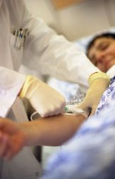 Folge extremer Temperaturen: Die Notaufnahmen der Asklepios-Kliniken Schwalm-Eder rechnen mit einem Anstieg von Patienten mit hitzebedingten Beschwerden. Foto: Asklepios Folge extremer Temperaturen: Die Notaufnahmen der Asklepios-Kliniken Schwalm-Eder rechnen mit einem Anstieg von Patienten mit hitzebedingten Beschwerden. Foto: Asklepios