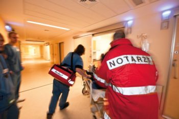Bei medizinischen Notfällen kommt es auf schnelle Hilfe an: Experten geben beim Symposium für Ärzte und Rettungspersonal nützliche Tipps. Komplettiert wird das kostenlose Angebot von Workshops mit unterschiedlichen Themeninhalten. Foto: Asklepios Bei medizinischen Notfällen kommt es auf schnelle Hilfe an: Experten geben beim Symposium für Ärzte und Rettungspersonal nützliche Tipps. Komplettiert wird das kostenlose Angebot von Workshops mit unterschiedlichen Themeninhalten. Foto: Asklepios