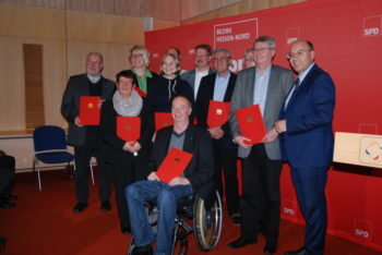 Die Preisträger des Ehrenamtspreises 2016. Foto: nh Die Preisträger des Ehrenamtspreises 2016. Foto: nh
