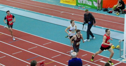 Zielfoto vom 800m-Lauf der Männer - Christian Schulz belegt mit Bestzeit von 2:00,36 Minuten den vierten Platz. Foto: nh Zielfoto vom 800m-Lauf der Männer - Christian Schulz belegt mit Bestzeit von 2:00,36 Minuten den vierten Platz. Foto: nh