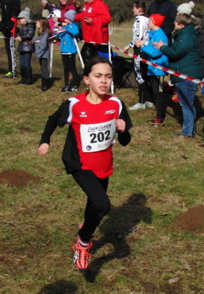 Alessia Oglaloro eröffnete den Erfolgsreigen der Melsunger Crossläufer mit einem dritten Platz in der W10. Foto: nh