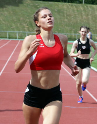 Nach ihrem Sieg bei den Kreismeisterschaften über 100 Meter sicherte sich Nele Grenzebach den Nordhessentitel über 200 Meter. Foto: Lothar Schattner