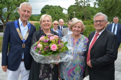 Der neue Lions-Präsident Dr. Hans-Peter Eisele mit Marianne Berent, Ehefrau Sigrid und seinem Amtsvorgänger Arved Berent (v.l.). Foto: nh