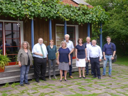 Jutta Inauen, Bernd Siebert MdB, Regina Suchy, Angelika Horstkotte-Pausch, Volker Papenhagen, Silke Böttcher, Karl-Heinz Gräser, Klaus Döll und Christoph Schulze (v.l.). Foto: nh