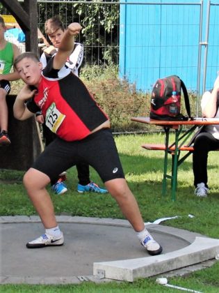 Mit 12,91 m verbesserte Luis Andre den nordhessischen Rekord im Kugelstßen der M12. Foto: nh