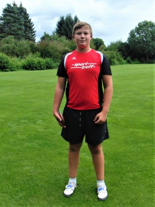 Der Zwölfjährige Luis André gefiel in Göttingen auch im Schleuderball- und Speerwerfen und bewies damit seine gute Ausbildung in den Wurfwettbewerben. Foto: nh