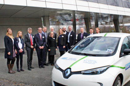 Um nordhessische Unternehmen beim Umstieg auf Elektromobilität und den ÖPNV zu unterstützen, starten die KVG und das Regionalmanagement Nordhessen das Projekt „E-MOMO – Elektromobilität auf Dienstwegen“. Foto: Regionalmanagement