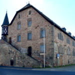 Eines der markanten Gebäude der Wasserfestung Ziegenhain ist das Alte Kornhaus, das zeitweise auch als Frauengefängnis diente. Foto: Schmidtkunz