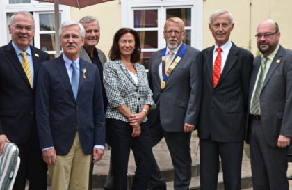 Präsidenten und Geehrte (v.li.): Reinhold Hocke, Uwe Springwald, Arved Berent, Gerlinde Brandstetter, Wilfried Marställer, Dr. Hans-Peter Eisele, Dr. med. Gunter Claus. Foto: nh