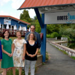 Bündnis 90 / DIE GRÜNEN feierte Sommerfest im Bootshaus. Unter den Gästen (v.l.): Dr. Bettina Hoffmann, MdB; Kaya Kinkel, MdL; Martina Selzer und Wolfgang Köhler, beide im Kreis HEF-ROF Vorstandssprecher; Andreja Schmidtkunz, DGB Hersfeld-Rotenburg. Foto: Schmidtkunz