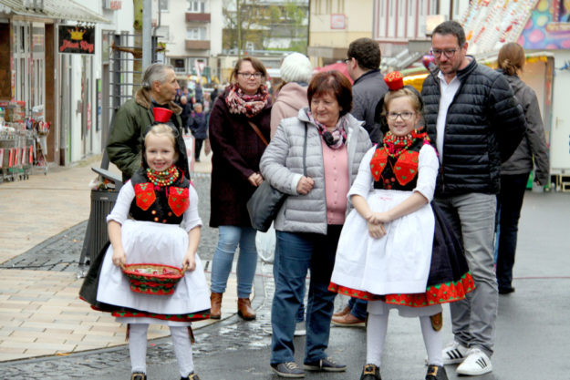 Der Treysaer Rotkäppchen-Sonntag lohnt allemal einen Ausflug für die ganze Familie. Foto: nh