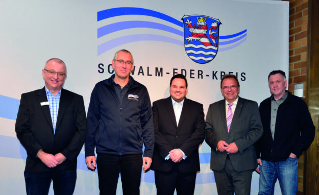 Stv. Fachbereichsleiter U. Wunsch, OLRD H. Stuhlmann, Fachberater P. Müller Nolte, Landrat W. Becker, Ärztlicher Leiter H. Lotz (v.li.). Foto: nh