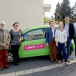 Die FDP-Politikerinnen Nicola Beer MdB und Wiebke Knell MdL (5. und 4.v.r.) besuchten gemeinsam mit weiteren FDP-Vertretern die Lanos Care Station in Gilserberg und deren Geschäftsführer Dr. Constantin Schmitt (3.v.r.) und Pflegedienstleiterin Karin Keute. Foto: nh