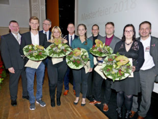 Die besten Bäcker/in und Bäckerei-Fachverkäufer/in beim Leistungswettbewerb in Hessen. Foto: Scholz
