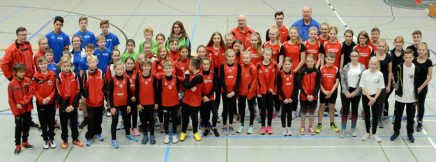 Ein Teil der Teilnehmer beim XI. Dr. Friedrich-Stracke-Mehrkampf in Melsungen. Foto: nh