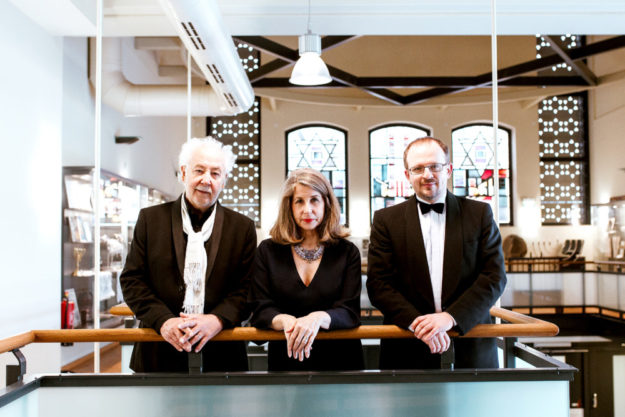 Susan Borofsky, L. Joseph Heid und Yaromyr Bozenko halten die Erinnerung an Leonard Cohen wach. Foto: nh